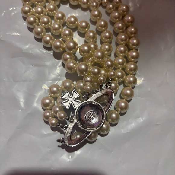 Vivienne Westwood Cream Pearl and Silver Necklace - Picture 3 of 5